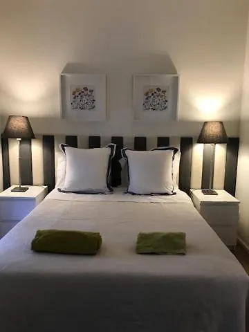 아파트 Unique Monsanto View 2 Bedrooms Apt In Campolide 리스본