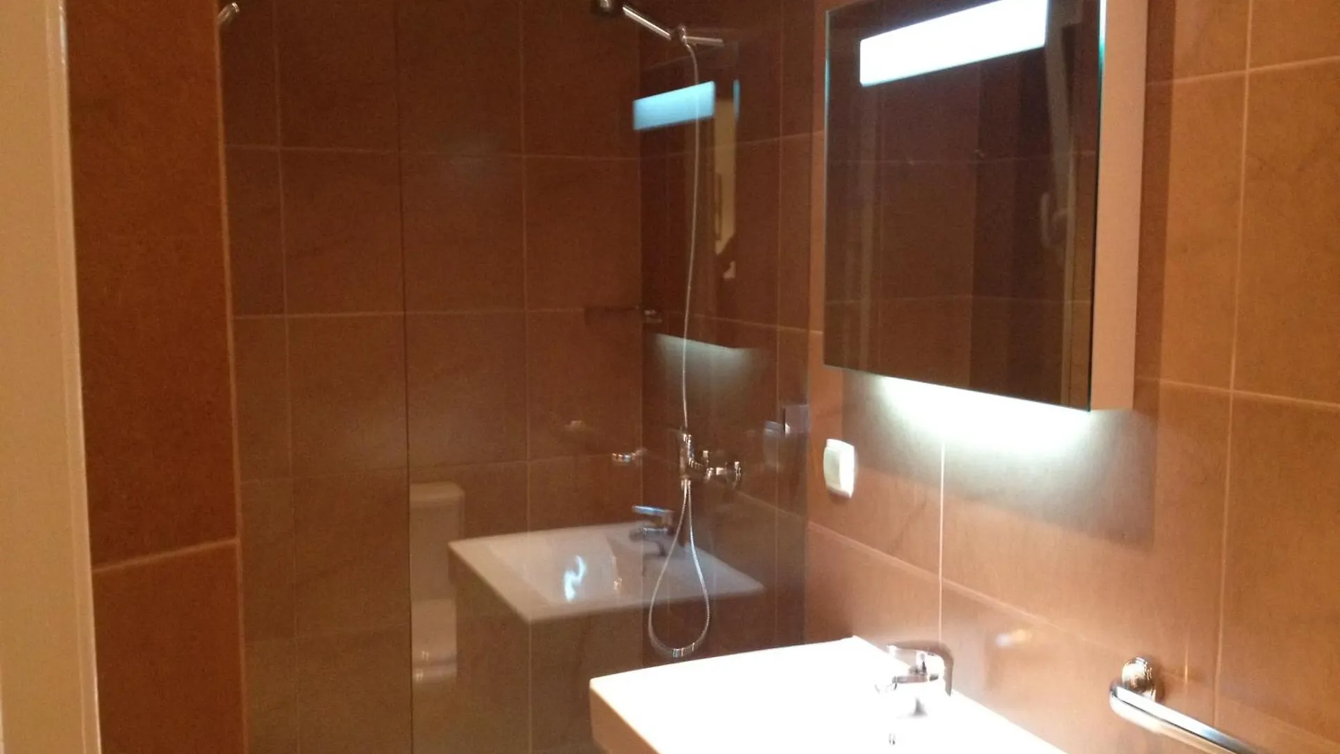 Unique Monsanto View 2 Bedrooms Apt In Campolide Lisbon